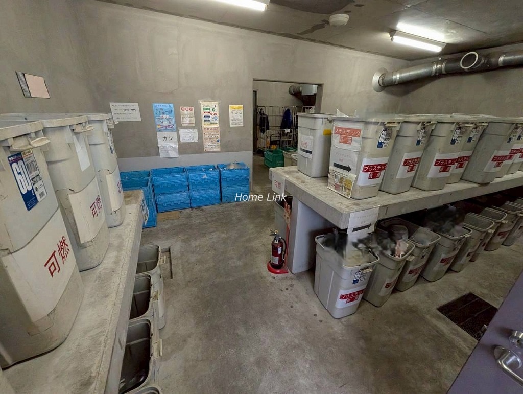 西台パーク・ホームズ　ゴミ置き場